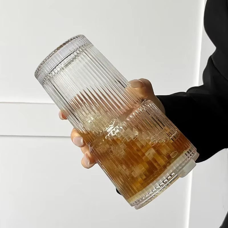GlasséCup™ — Vaso Rayado de Cristal con Tapa y Pajita
