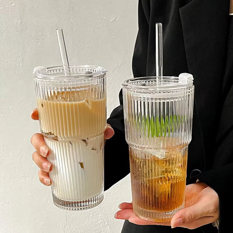 GlasséCup™ — Vaso Rayado de Cristal con Tapa y Pajita