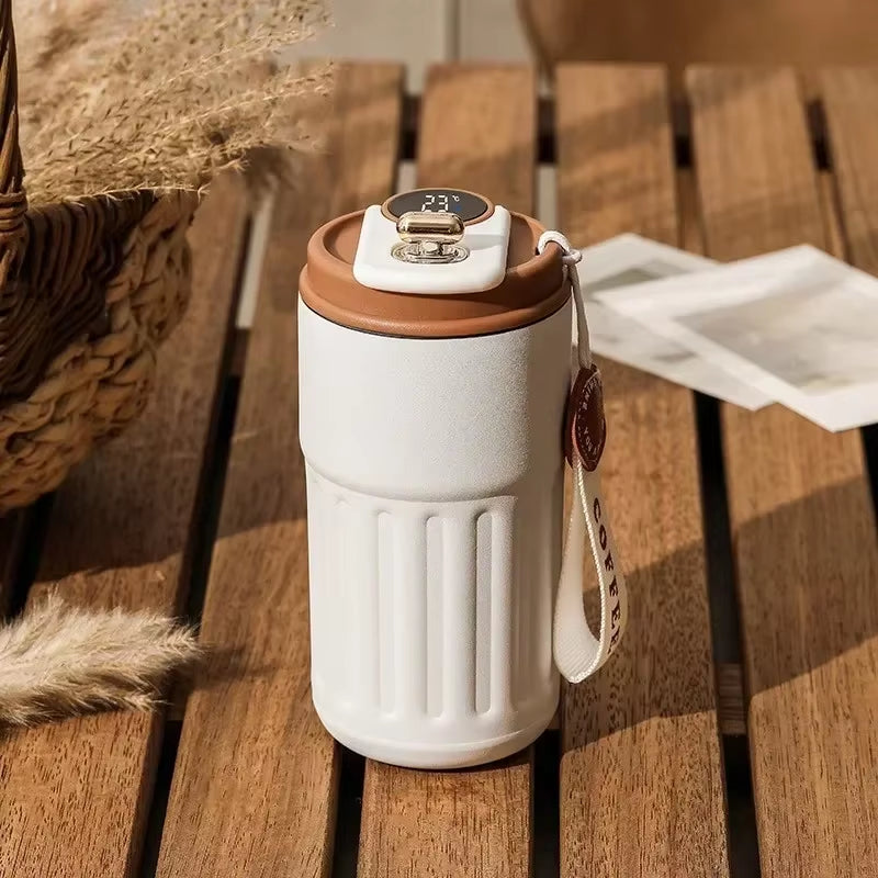ThermoSense™ — Botella Inteligente con Pantalla de Temperatura LED